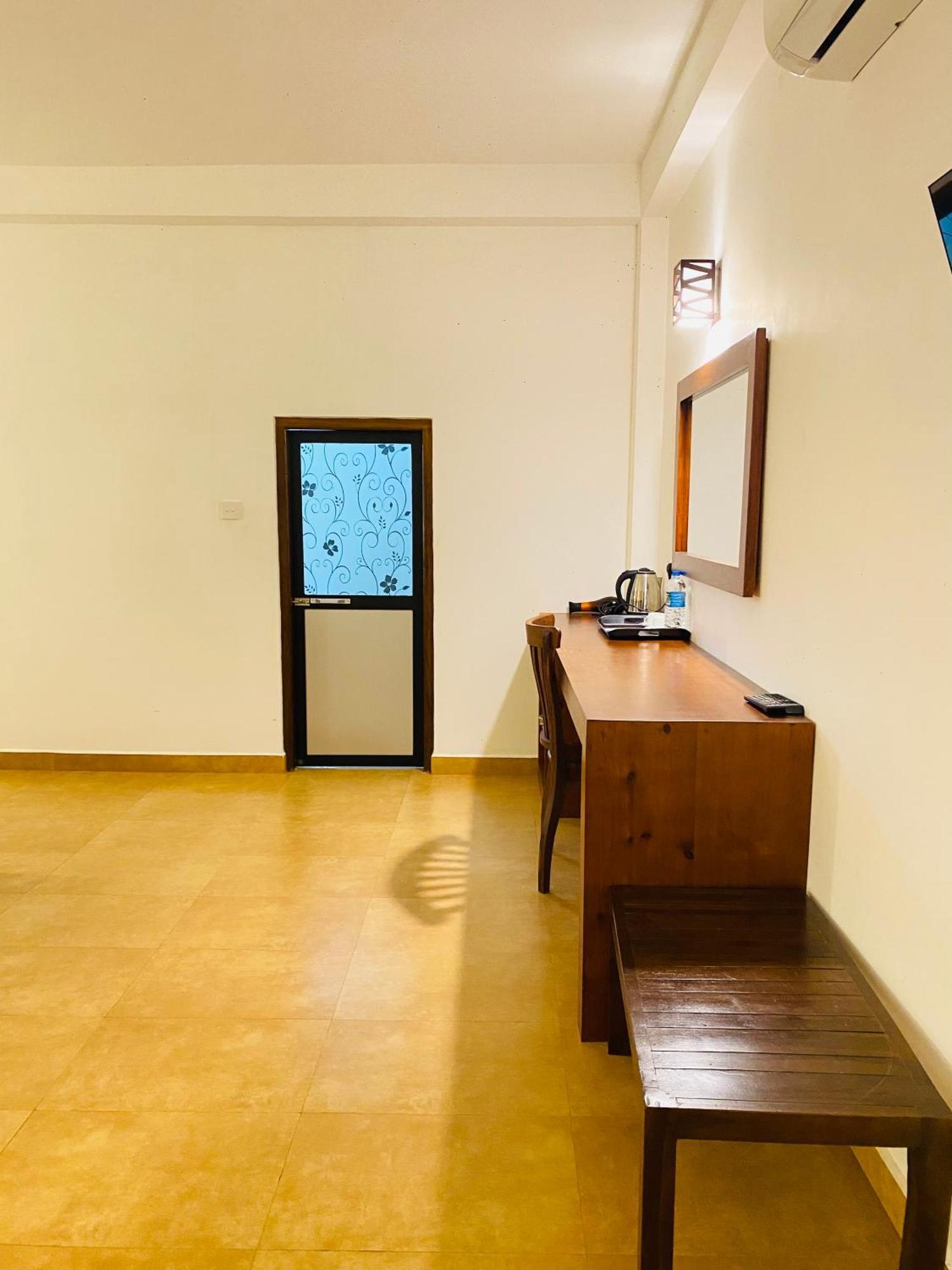 Tropicara Resort Σιγκιρίγια Εξωτερικό φωτογραφία