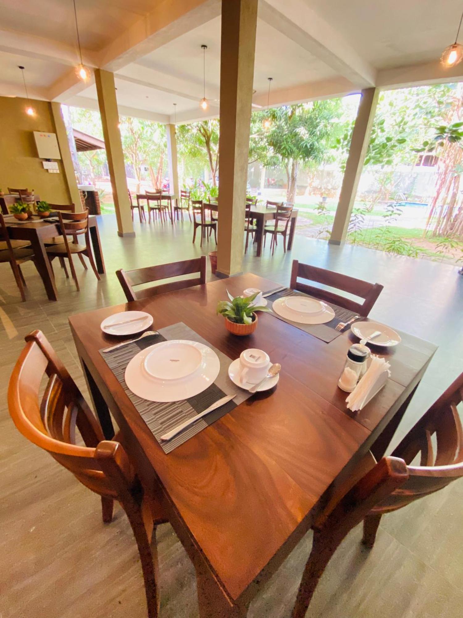 Tropicara Resort Σιγκιρίγια Εξωτερικό φωτογραφία
