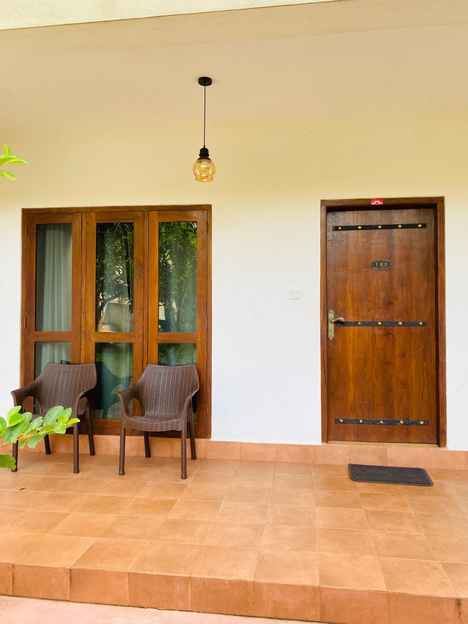 Tropicara Resort Σιγκιρίγια Εξωτερικό φωτογραφία