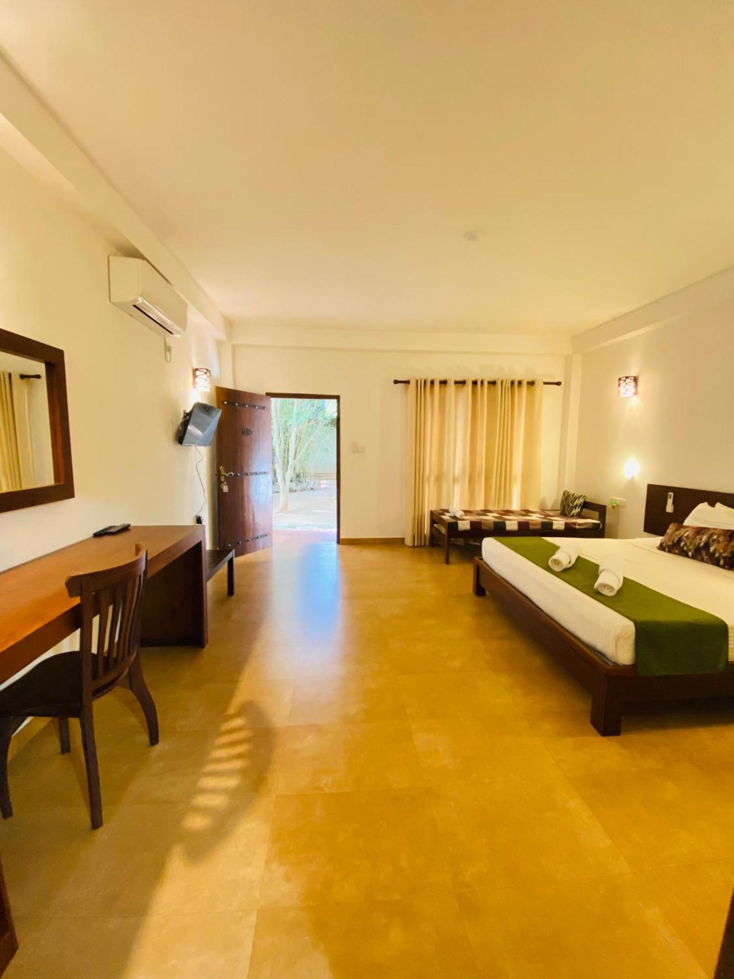 Tropicara Resort Σιγκιρίγια Εξωτερικό φωτογραφία
